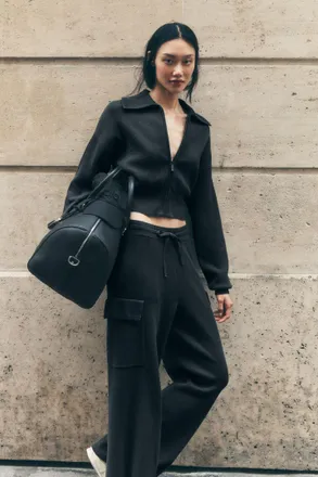 Alo | Scholar Knit High-Waist Cargo Pants in Black, Size: Small