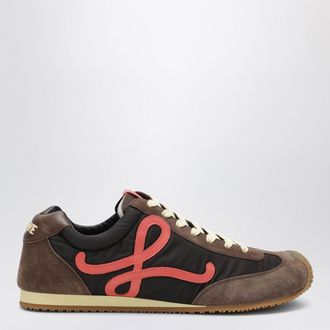 Loewe Ballet Runner 2.0 sneakers in Brown/Coral