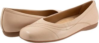 Trotters Sasha Womens Flat Shoes Beige : 7 WW (EE), Leather