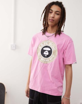 Aape By A Bathing Ape AAPE By A Bathing Ape - T-shirt rosa con logo stampato