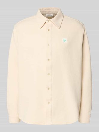 American Vintage American Vintage Regular Fit Freizeithemd mit Label-Patch in Beige, Gr&ouml;&szlig;e M/L