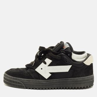 Off-white Floating Arrow