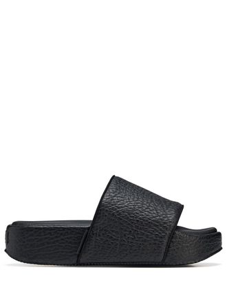 Yohji Yamamoto pebbled open-toe slides - Black