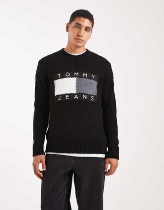 Tommy Jeans Maglione nero con logo a bandiera grande al centro