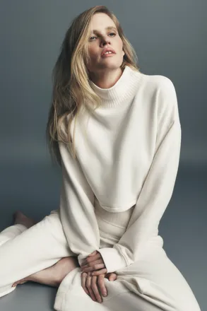 Alo | Cropped Serenity Coverup Sweatshirt in Ivory, Size: Medium