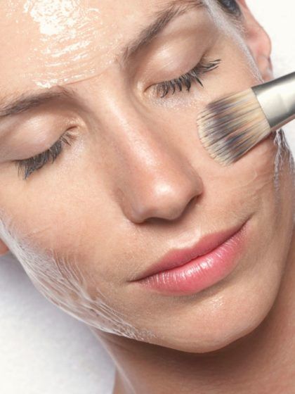 Warum Skincare Brushes besser zum Auftragen von Gesichtsmasken sind
