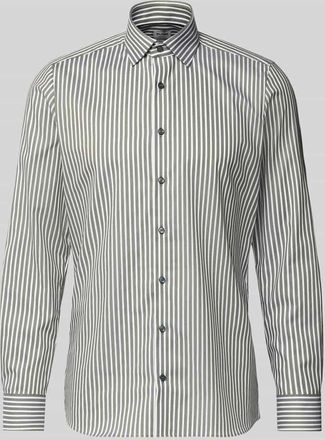 Olymp Level 5 Slim Fit Businesshemd aus Baumwoll-Mix mit Haifischkragen in Oliv, Gr&ouml;&szlig;e 38