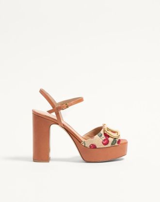 Valentino Garavani Sandalo Con Plateau VLogo Signature In Rafia Jacquard Con Motivo Cherryfic 115Mm Donna NATURALE/ROSSO 35.5