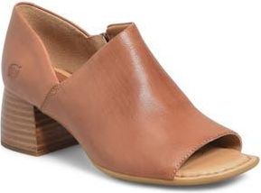 B&oslash;rn Sher Sandal in Brown Leather at Nordstrom Rack, Size 7.5