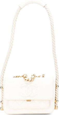 Chanel Borsa a tracolla En Vogue in corda e pelle di vitello con effetto stropicciato con battente 2019 - Bianco