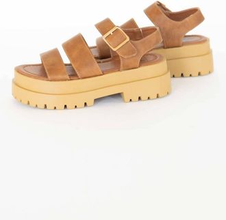 Chinese Laundry Womens Baddie Smooth Casual Sandal In Cognac