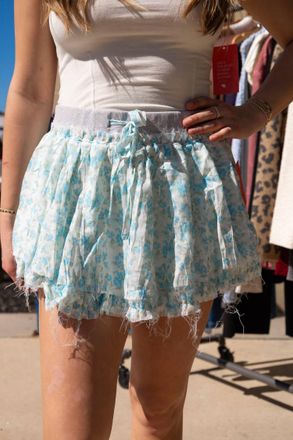Peach Love California Contrast Waist Band Mini Skirt In Blue Floral