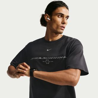 Nike Mens Short-Sleeve T-Shirt in Black | IV7352-010