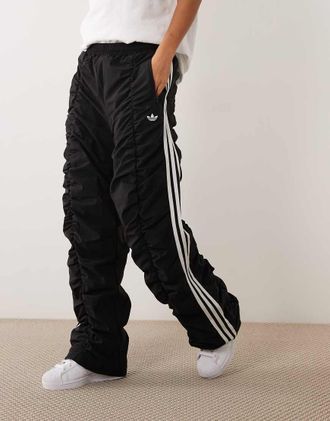 adidas Originals pantaloni da tuta arricciati neri-Nero