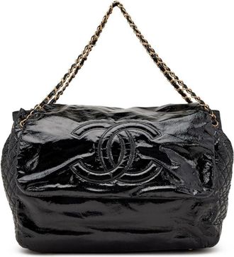 Chanel 2006 large Rock and Chain patent shoulder bag - women - Calf Leather - One Size - Black
