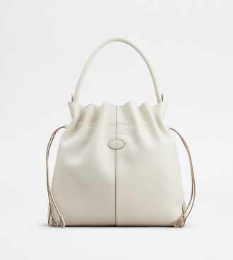 Tod's Tods Di Bag Bucket Bag in Leather Medium with Drawstring