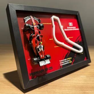OEM Marco Con Un Coche Ferrari F1 - Autodromo Nazionale Monza Ferrari 77242