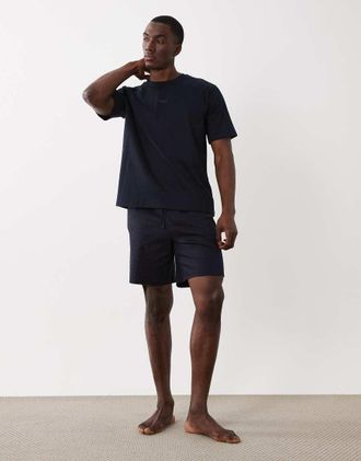 HUGO BOSS Boss Bodywear - Completo da casa con pantaloncini e T-shirt blu navy