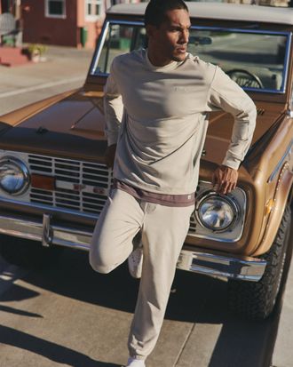 Vuori Clothing Coronado Mixed Media Crew Neck Shirt | Limestone Heather | Medium