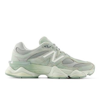 New Balance Unisex 9060 en Verde/Blanco, Gamuza/Malla, Talla 37.5