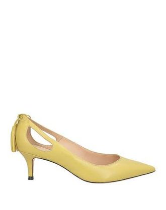 Greige Pumps