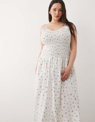 Esm&eacute;e Esm&eacute;e Curve - Vestito da mare lungo arricciato con vita scesa a fiorellini blu-Multi