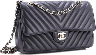 Chanel Borsa a spalla Classic Double Flap media in pelle di agnello con motivo chevron - Nero