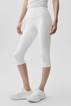 Alo | 16 High-Waist Airbrush Capri Pants in White, Size: Medium