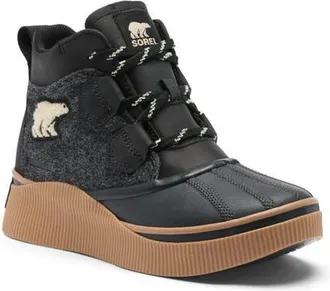 Sorel Out N About IV Classic Waterproof Duck Boot in Black/gum 2 at Nordstrom, Size 7.5