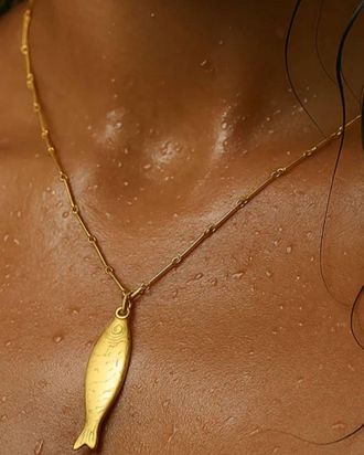 Ellie Vail Womens Adoni Fish Pendant Necklace In Gold