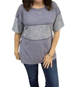 Bibi Animal Print Short Sleeve Top In Navy