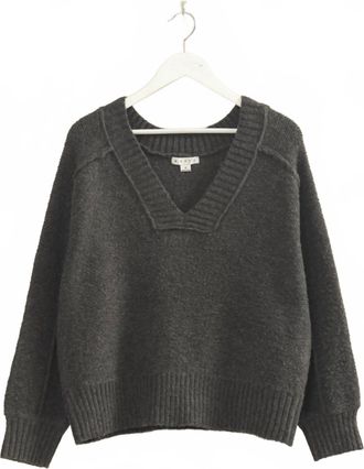 HYFVE Womens Long Sleeve V Neck Sweater In Charcoa