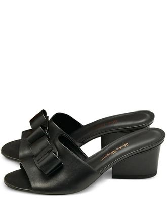Ferragamo Valery leather logo-plaque sandals - Black