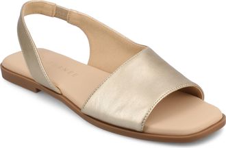 Journee Collection Women & apos;s Brinsley Medium and Wide Width Flat Sandals