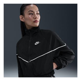 Nike (WMNS) Nike Windrunner Oversized Woven Jacket Black Sail IM8028-010
