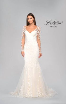 La Femme Alicia Dress In Ivory/latte