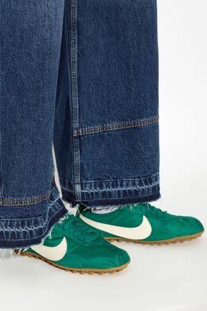 Nike MOON SHOE OG Sports Shoes, Womens, Green