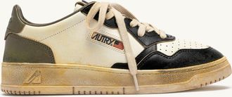 Autry MEDALIST LOW SUPER VINTAGE SNEAKERS IN WHITE, COVERT GREEN AND BLACK LEATHER