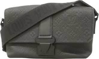 Louis Vuitton Black Shoulder Bag (Pre-Owned)