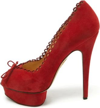 Charlotte Olympia Pumps con bordo a smerlo - Rosso