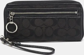 Coach Black Signature Canvas And Patent Leather Wristlet Wallet