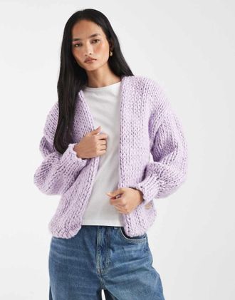 Kiwi & Co Love Me Later - Cardigan in maglia spessa misto lana lavorata a mano color lilla con spalle scese e maniche a palloncino-Viola