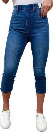 Judy Blue Elle High-Rise Pull On Capris Pants In Medium Wash Denim