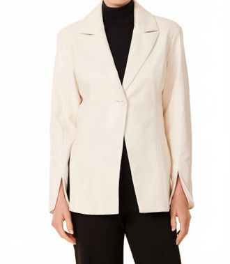 Dolce Cabo Fitted Blazer In Cream