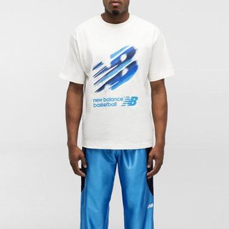 New Balance Uomo Basketball Graphic T-Shirt in Bianco, Jersey di Cotone, Taglia XL