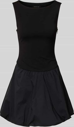 Forever New Cocktailkleid mit U-Boot-Ausschnitt in Black, Gr&ouml;&szlig;e 34