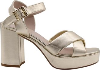 È Mia Schoenen, Dames, Geel, 38 EU, Stijlvolle Sandaal met Udzung Detail