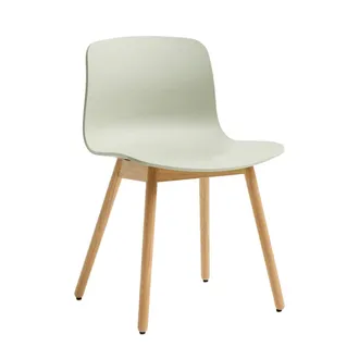 HAY About A Chair AAC 12, Eiche lackiert / pastel green 2.0 (Kunststoffgleiter)