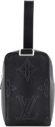 Louis Vuitton Wash Pouch Monogram Shadow Giant Taurillon Leather clutch bag - Zwart