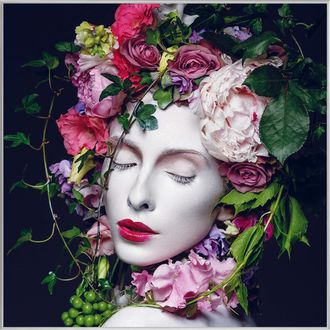 Schubiger M&ouml;bel Digitaldruck auf Acrylglas H&uuml;bsche Frau mit Blumen